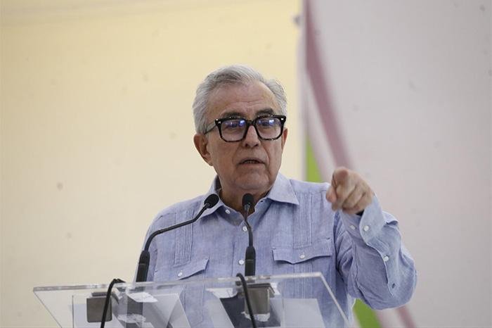 Congreso de Sinaloa otorga licencia a Rubén Rocha Moya para gestión