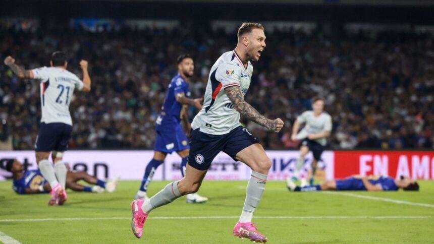 Cruz Azul conquista su décimo título al vencer a Pumas en CU