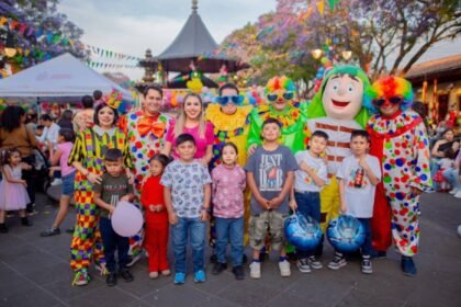 Dayana Pérez conmemora el Día de la Niñez en Salvador Escalante