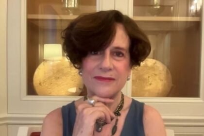 Denise Dresser alerta sobre la "ajolotitis" de Brugada en política actual.