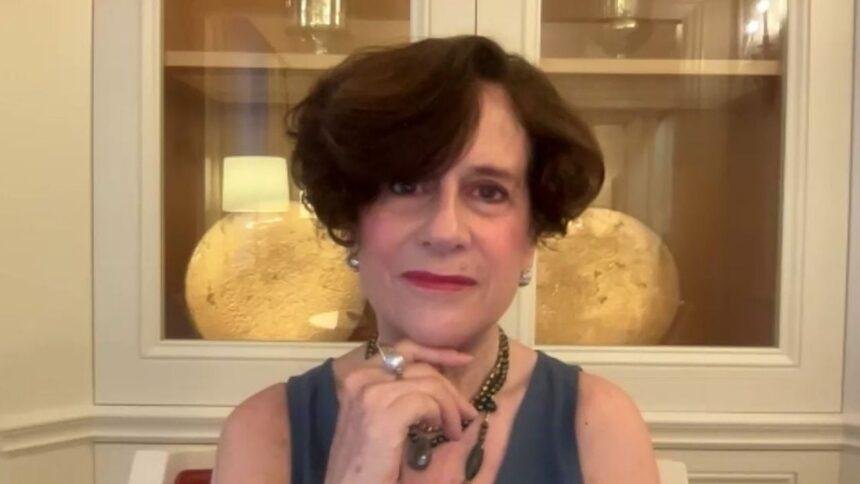 Denise Dresser alerta sobre la "ajolotitis" de Brugada en política actual.