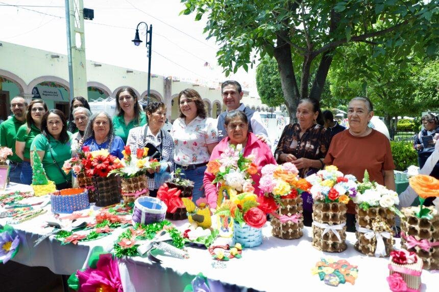 DIF Estatal brinda atención a habitantes de Huanímaro.