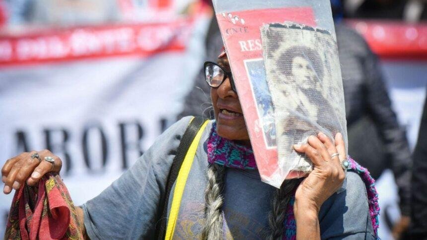 Docentes protestan a nivel nacional en el Día del Maestro por demandas pendientes