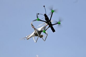 Dron kamikaze ucraniano ataca edificio cerca del Kremlin en Moscú