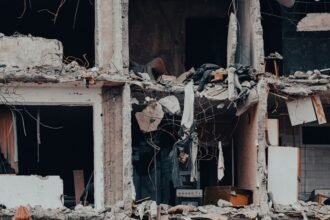 Dron ruso ataca edificio en Rumanía; OTAN refuerza defensa en Europa
