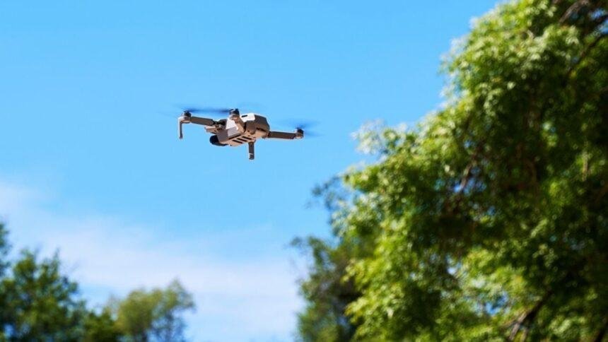 Dron sobrevuela celebración por salida de Rocha Moya y se desploma