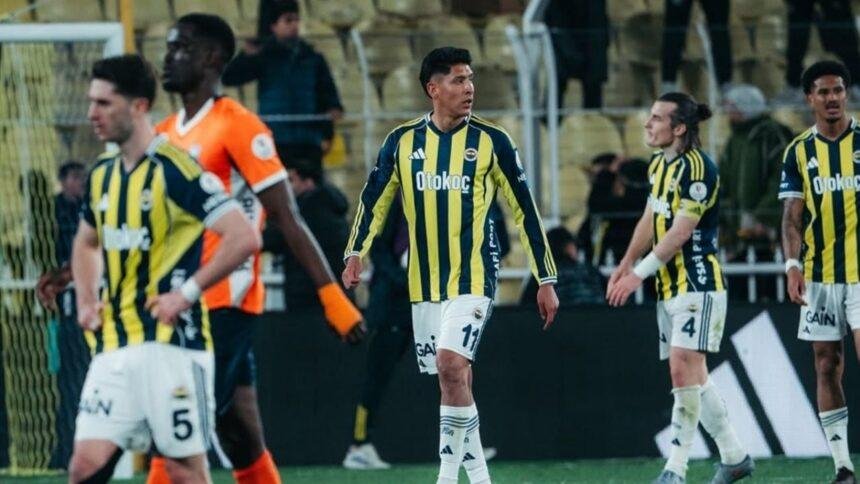 Edson Álvarez responde a los abucheos en su regreso al Fenerbahce