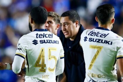 Efraín Juárez critica el arbitraje a favor de Cruz Azul en Liguilla