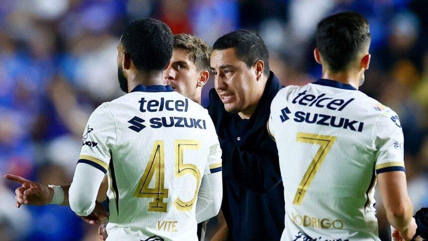 Efraín Juárez critica el arbitraje a favor de Cruz Azul en Liguilla