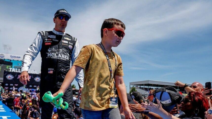 El equipo de Kyle Busch retira el auto número 8 para su hijo
