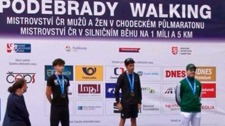 Emiliano Barba se corona campeón en 5 km de marcha en Podebrady