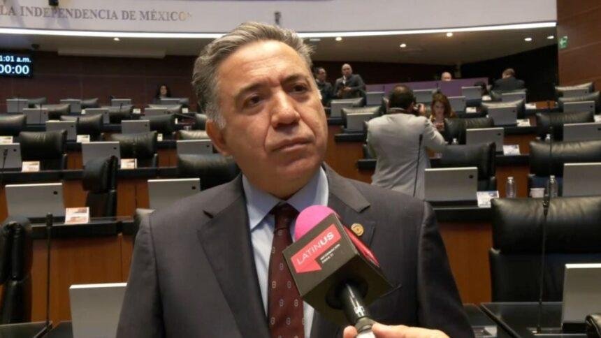 enrique inzunza comparece ante la fgr por acusaciones de narcotrafico Enrique Inzunza comparece ante la FGR por acusaciones de narcotráfico.