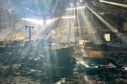 Entregan cuerpos de seis víctimas de incendio en Plaza Fiesta Las Palmas