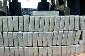 Estados Unidos presenta su estrategia antidrogas 2026, destaca desafío de cárteles mexicanos.