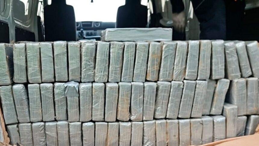 Estados Unidos presenta su estrategia antidrogas 2026, destaca desafío de cárteles mexicanos.