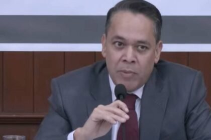 Ex secretario de Finanzas de Sinaloa se entrega a EU por nexos criminales.