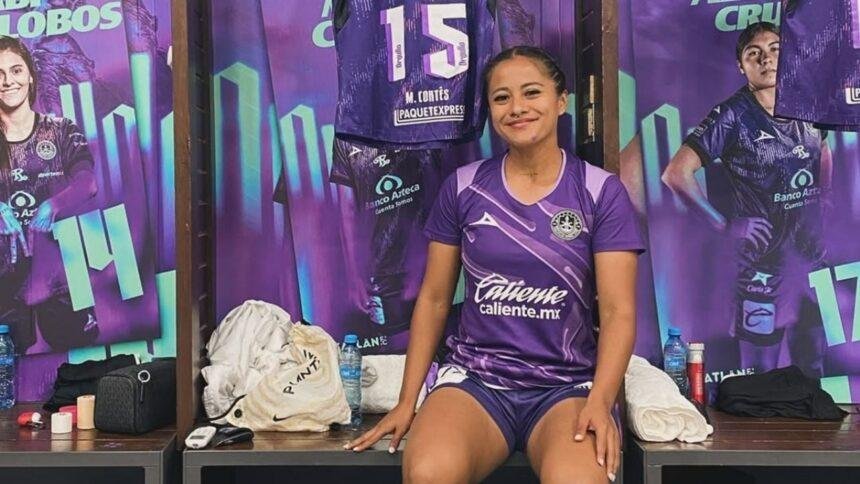exjugadora vende recuerdos de la liga mx femenil para cirugia Exjugadora vende recuerdos de la Liga MX Femenil para cirugía de rodilla