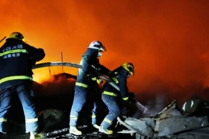Explosión en fábrica de pirotecnia en China deja 21 muertos y 60 heridos