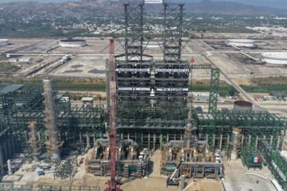 Fallece trabajador tras explosión en refinería de Salina Cruz, confirma Pemex
