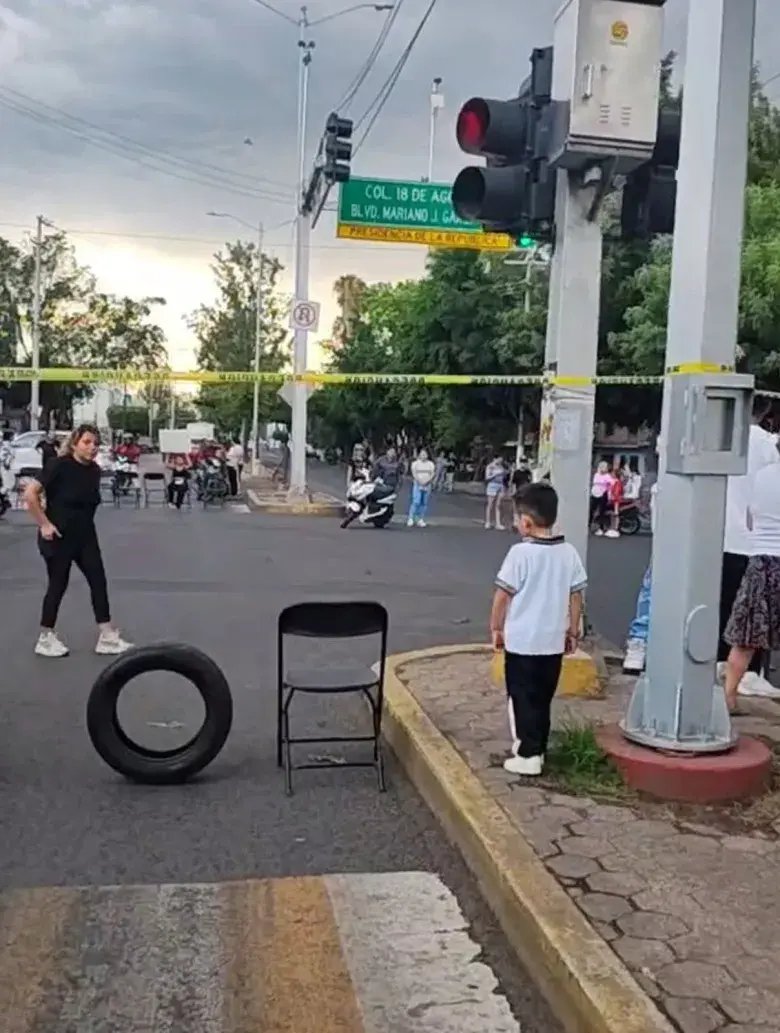 Familiares de Valentina bloquean bulevar San Roque para exigir justicia