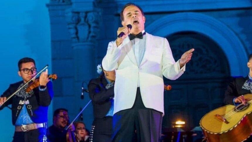 Fernando de la Mora se une por los niños y migrantes