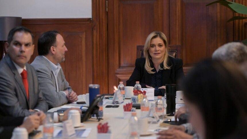 FGR convoca a gobernadora de Chihuahua por caso de agentes de la CIA