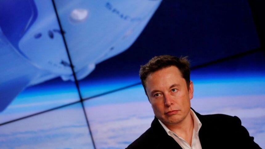 Francia inicia investigación contra Elon Musk por delitos en red social X.
