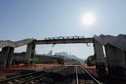 Fuga de gas en construcción del tren CDMX-Querétaro genera alarma en Edomex