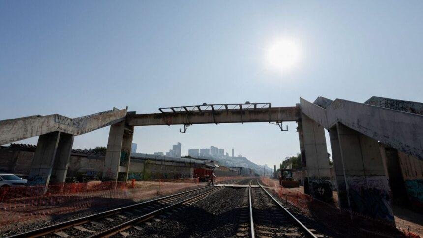 Fuga de gas en construcción del tren CDMX-Querétaro genera alarma en Edomex