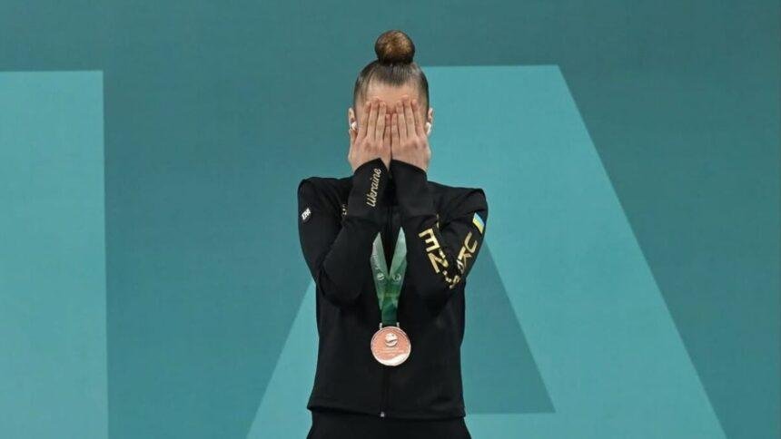 gimnastas ucranianas protestan al oir himnos de rusia y bielorrusia Gimnastas ucranianas protestan al oír himnos de Rusia y Bielorrusia