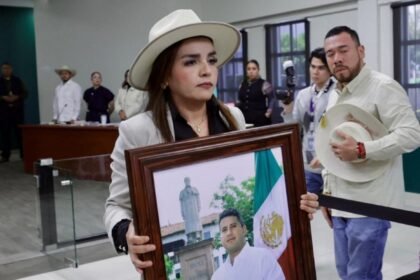 Grecia Quiroz denuncia desigualdad en seguridad para Rocha Moya y Manzo