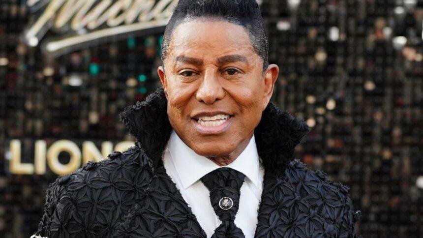Hermano de Michael Jackson enfrenta multa de 6.5 millones por agresión sexual
