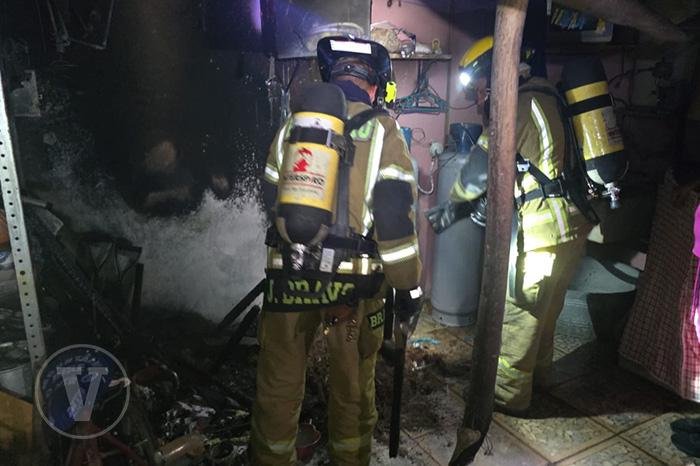 Incendio devasta patio de vivienda en colonia Las Margaritas, Michoacán