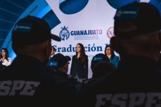 INFOSPE gradúa a 468 elementos en León y anuncia nuevos posgrados