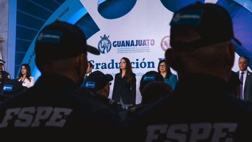 INFOSPE gradúa a 468 elementos en León y anuncia nuevos posgrados
