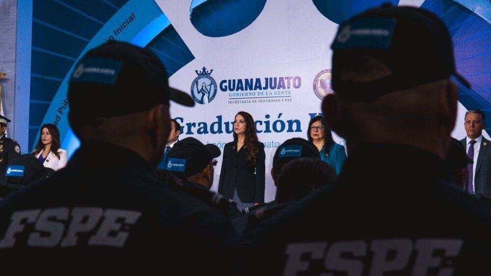 INFOSPE gradúa a 468 elementos en León y anuncia nuevos posgrados