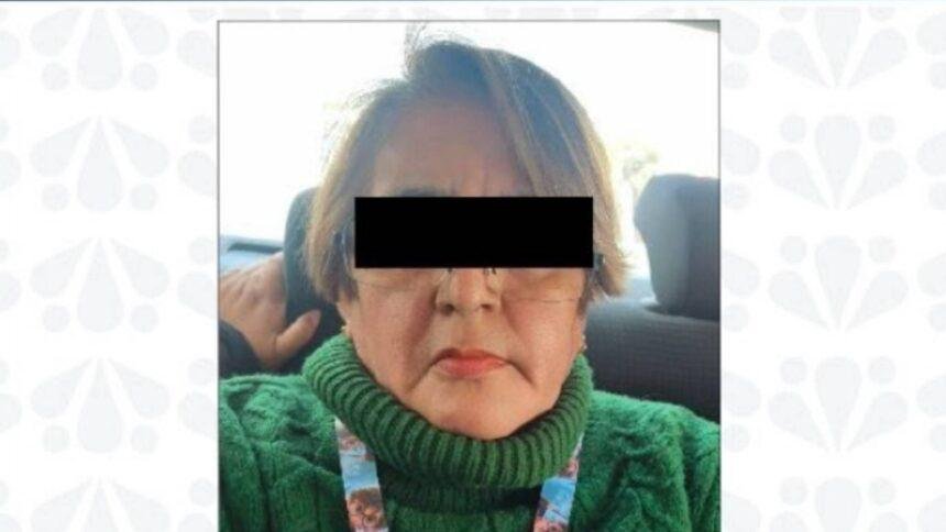 Investigación federal a mujer que falsificó credenciales como química farmacobióloga.