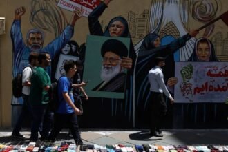 Irán arresta a 6,500 personas por espionaje y traición tras ataques de Estados Unidos e Israel.