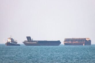 Irán detiene destructores de Estados Unidos e Israel en estrecho de Ormuz