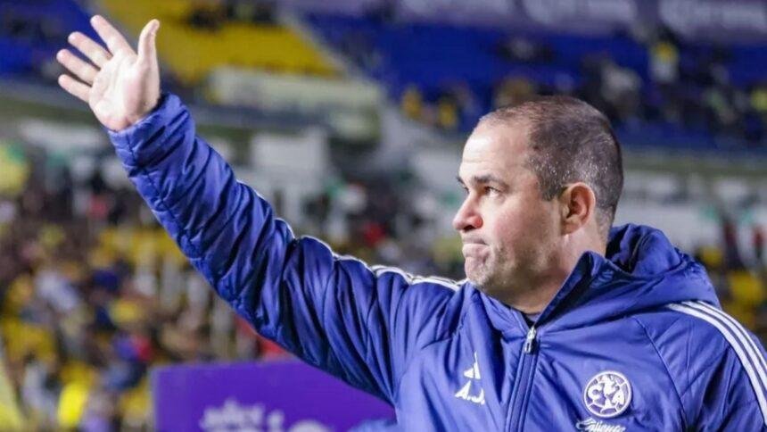 Jardine responde a advertencia de Mohamed sobre la directiva del América