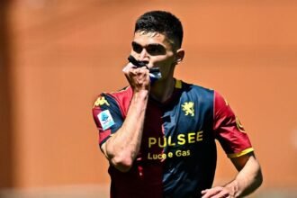 Johan Vásquez anota con el Genoa en duelo contra el Milan