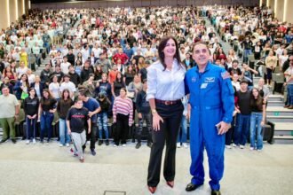 José Hernández, primer astronauta michoacano, inspira con su historia educativa