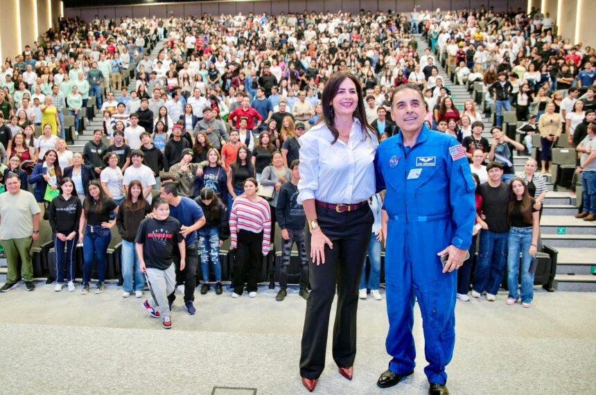José Hernández, primer astronauta michoacano, inspira con su historia educativa