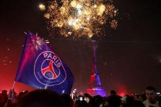Joven de 24 años fallece en festejos por el título del PSG