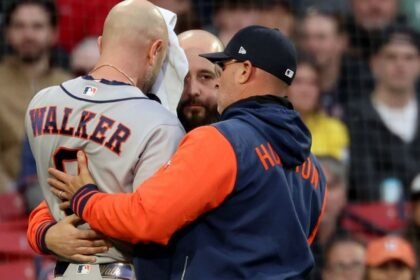 Jugador de Astros sufre pelotazo de 150 km/h y casco destrozado