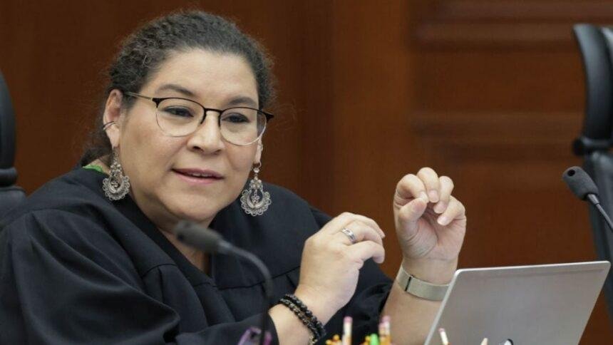 Lenia Batres convoca a Juan Carlos Monedero tras acusaciones de violencia sexual.