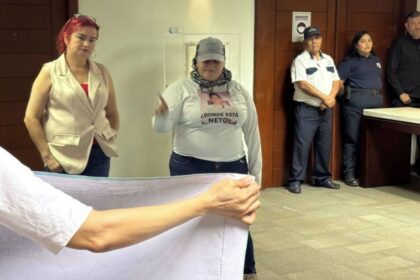 madres buscadoras de sinaloa demandan dialogo con la gobernadora interina Madres buscadoras de Sinaloa demandan diálogo con la gobernadora interina en Palacio de Gobierno