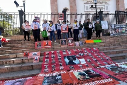 Madres de desaparecidos marchan en Culiacán en víspera del 10 de mayo