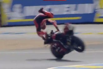 Marc Márquez sufre fractura en un dedo tras caída impactante
