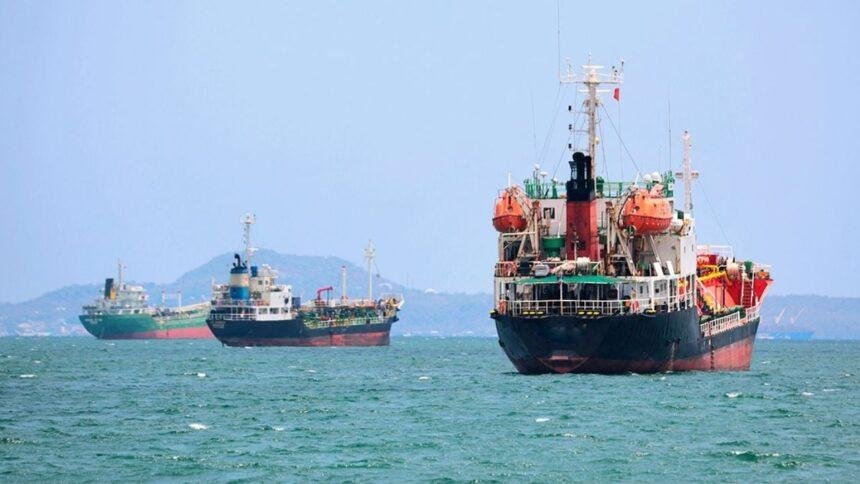 Más de 20 mil tripulantes varados en Golfo Pérsico, alerta OMI